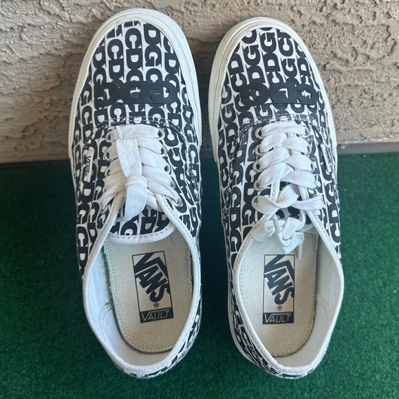 CDG x Vans OG Authentic LX, size 7 in men & size 8.5 in women - Picture 4 of 7